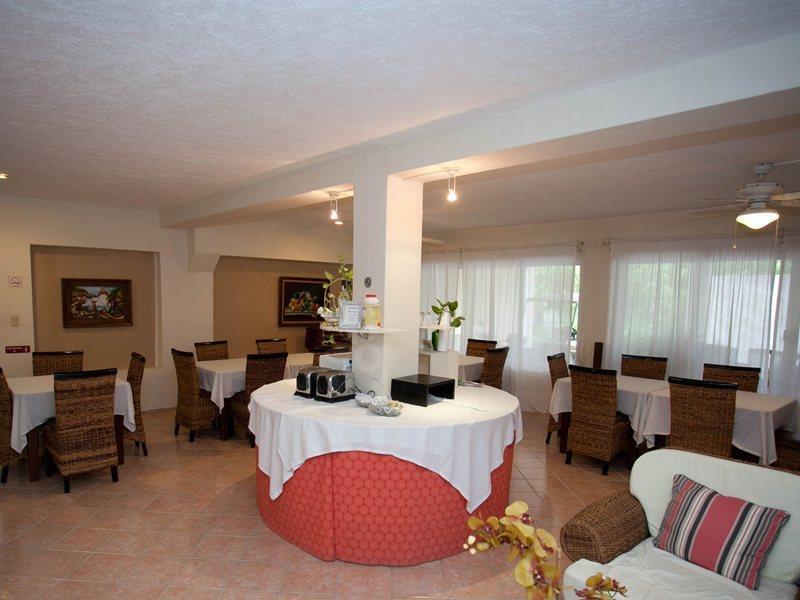 Hotel Playa La Media Luna Исла-Мухерес Экстерьер фото