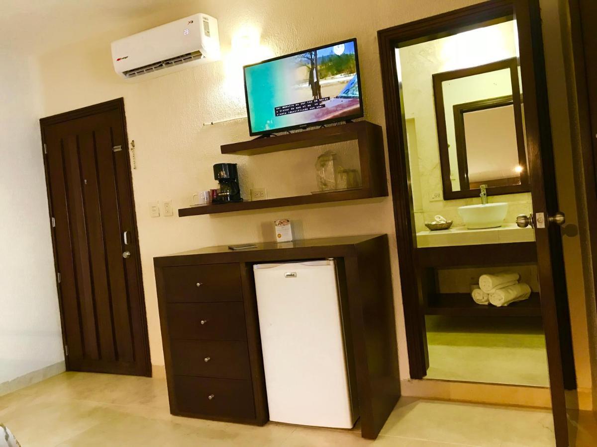 Hotel Playa La Media Luna Исла-Мухерес Экстерьер фото